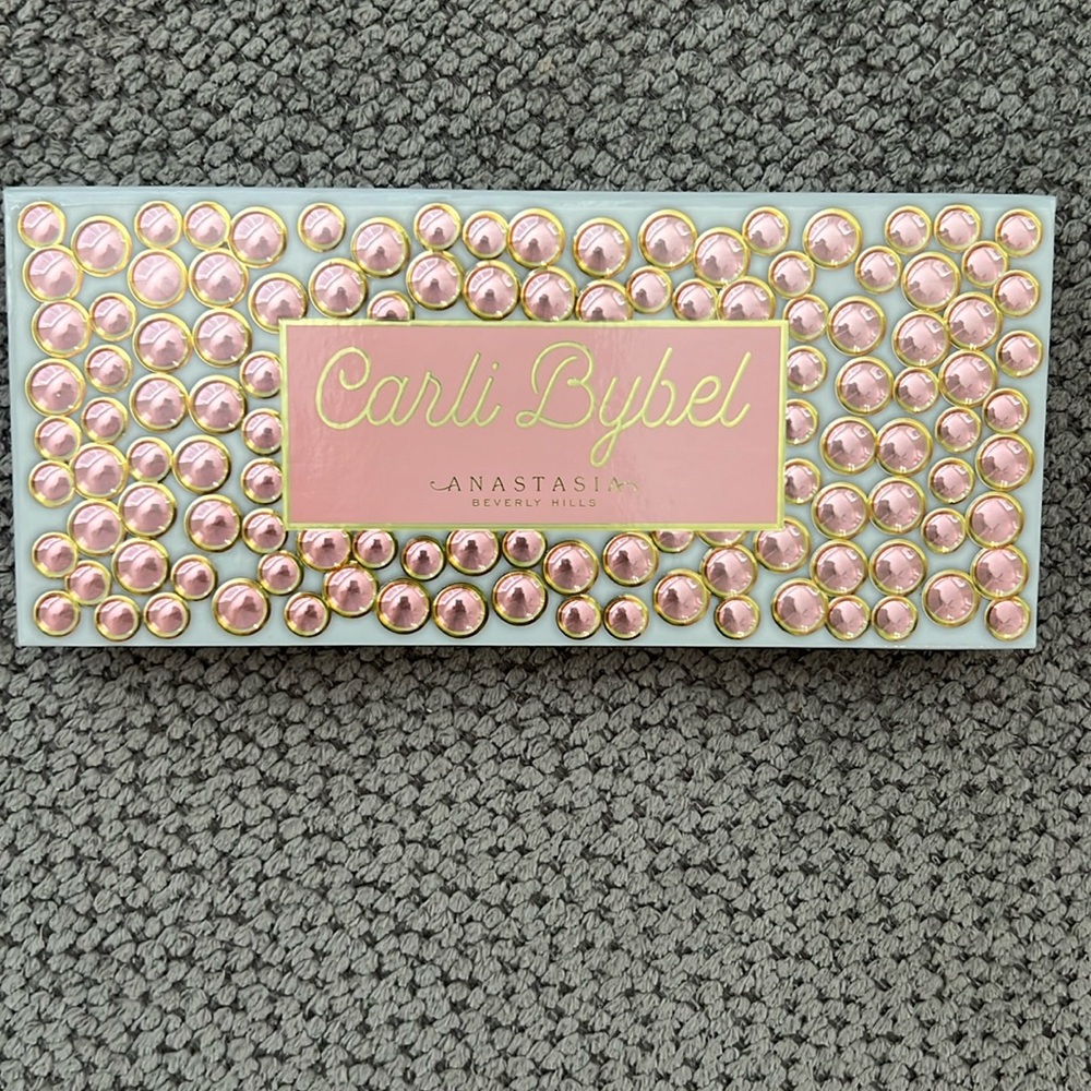 CARLI BYBEL X ANASTASIA BEVERLY HILLS EYESHADOW PALETTE no box